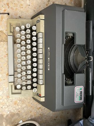 Máquina escribir Olivetti Linea 98

