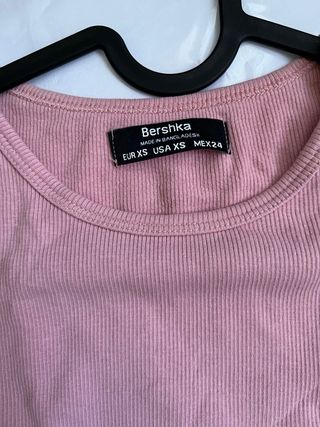 2 Tops Bershka XS - Azul y Rosa