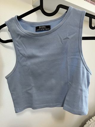 2 Tops Bershka XS - Azul y Rosa
