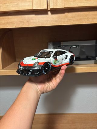 Porsche 911 RSR Le Mans 1/18