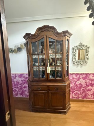Vitrina de madera con cristal .PARA VENIR A RECOG