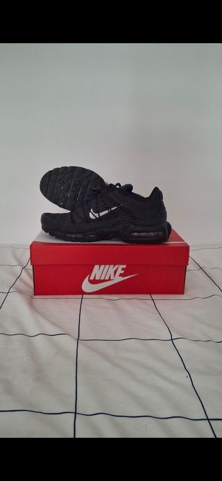 Nike Air Max Plus TN - Negras
