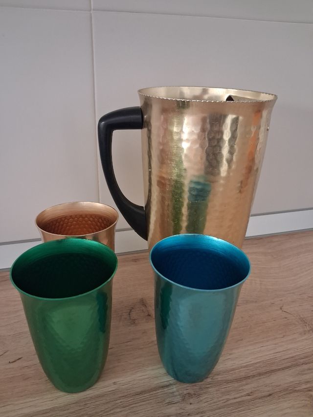 Jarra y vasos vintage metal