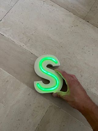Lettera S Neon Verde - Legno
