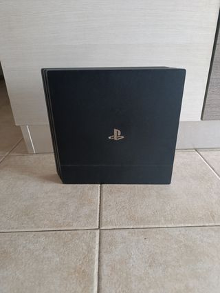 PS4 Pro (PlayStation 4 Pro) 1TB + 2 Joystick
