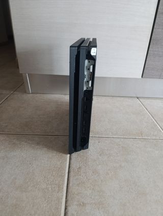 PS4 Pro (PlayStation 4 Pro) 1TB + 2 Joystick
