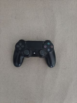 PS4 Pro (PlayStation 4 Pro) 1TB + 2 Joystick
