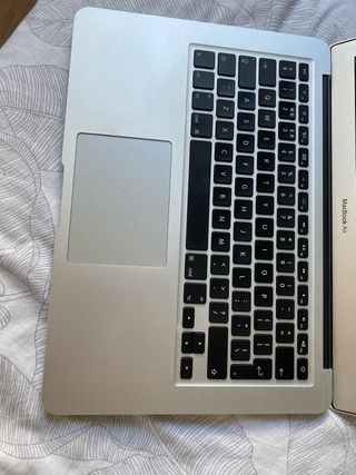 MacBook Air 13” (2015) – Para piezas o reparar