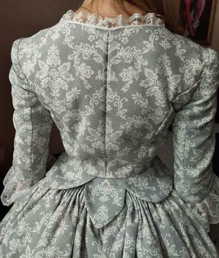 Precioso traje huertana gris y blanco