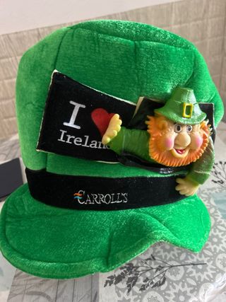 Peluca larga rizada y gorro San Patricio