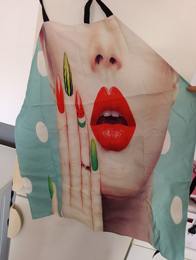 Delantal estampado manicura
