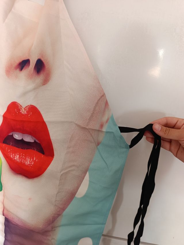 Delantal estampado manicura