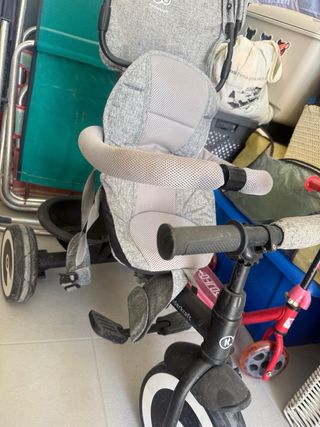 Bicicleta triciclo Kinderkraft gris