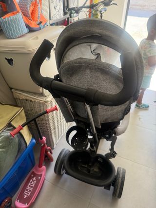 Bicicleta triciclo Kinderkraft gris