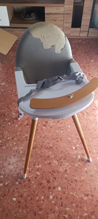 Trona bebé con desperfectos