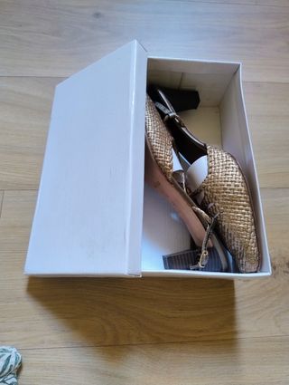 Zapatos NICOLÁS dorados talla 40