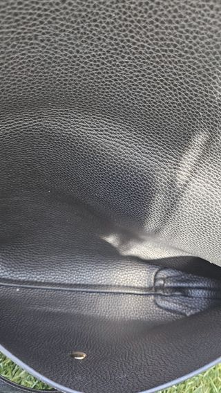 Bolso cruzado y hombro beige-negro