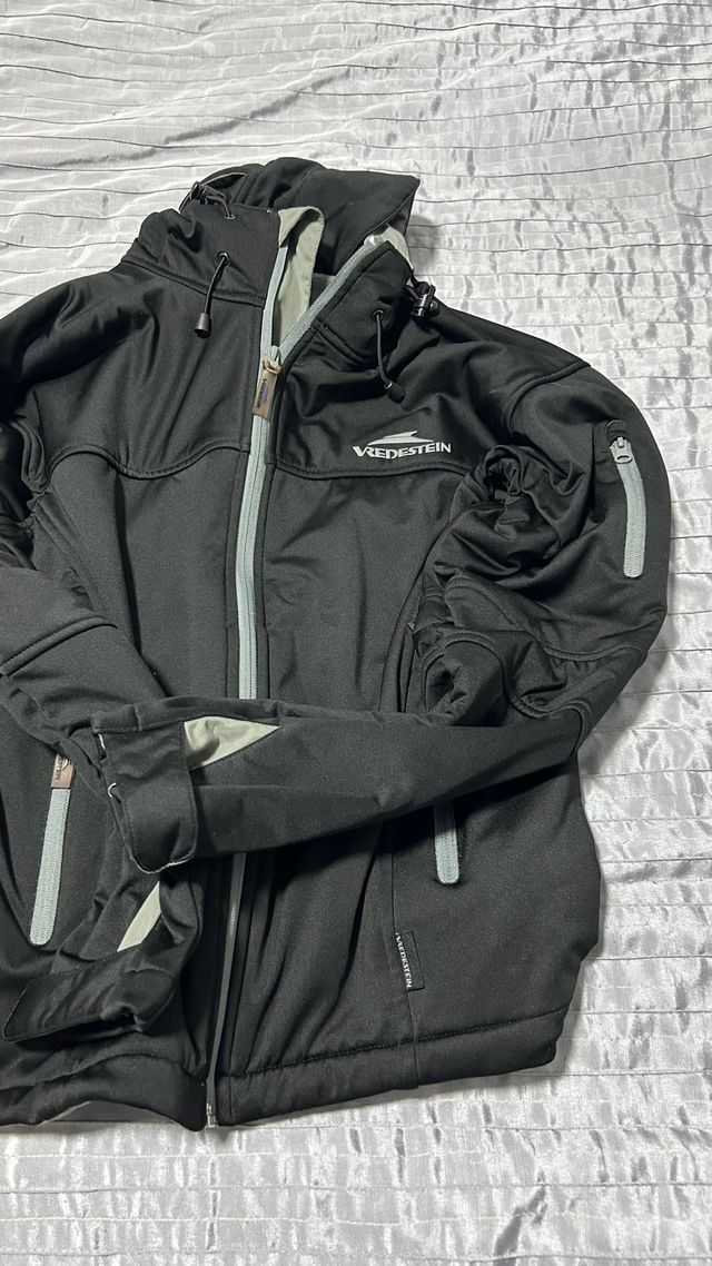 Chaqueta Vredestein negra invierno