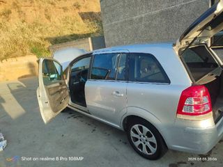 Opel Zafira B  Zafira b 2010