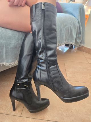 Botas altas piel negras de Patricia Miller