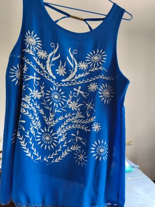 Blusa azul estampada