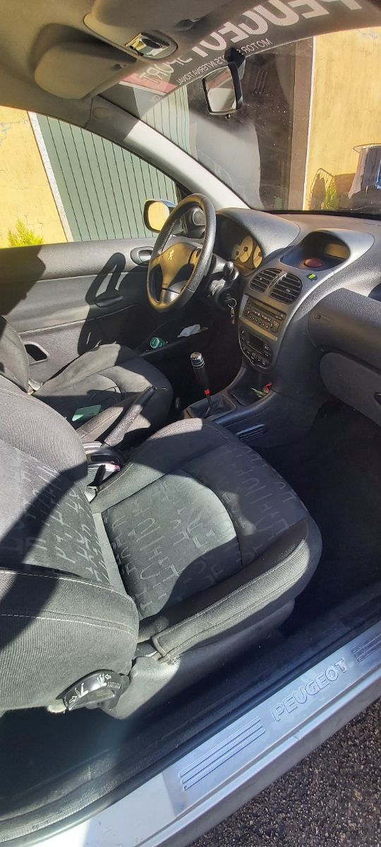 Interior Peugeot 206