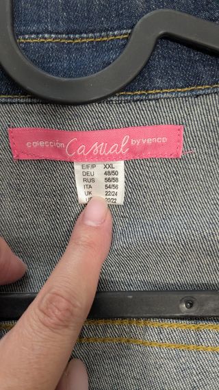 Chaqueta vaquera XL, sería una talla 48/50 ancha