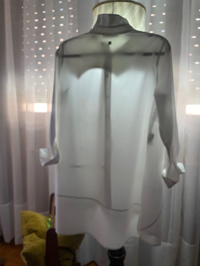 Camicia bianca Purificación García