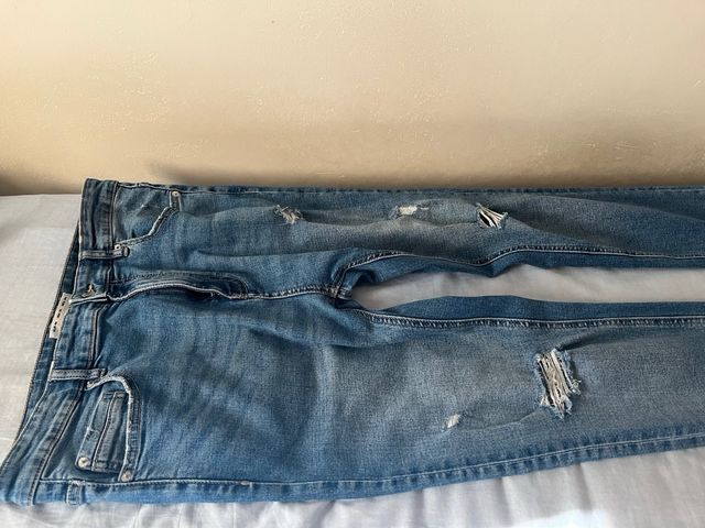 Vaqueros Pull&Bear rotos - Talla L