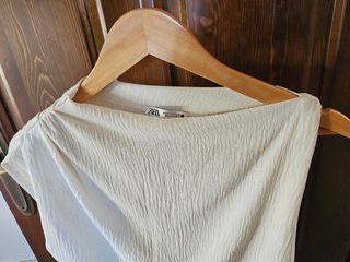 Blusa Zara blanca asimétrica