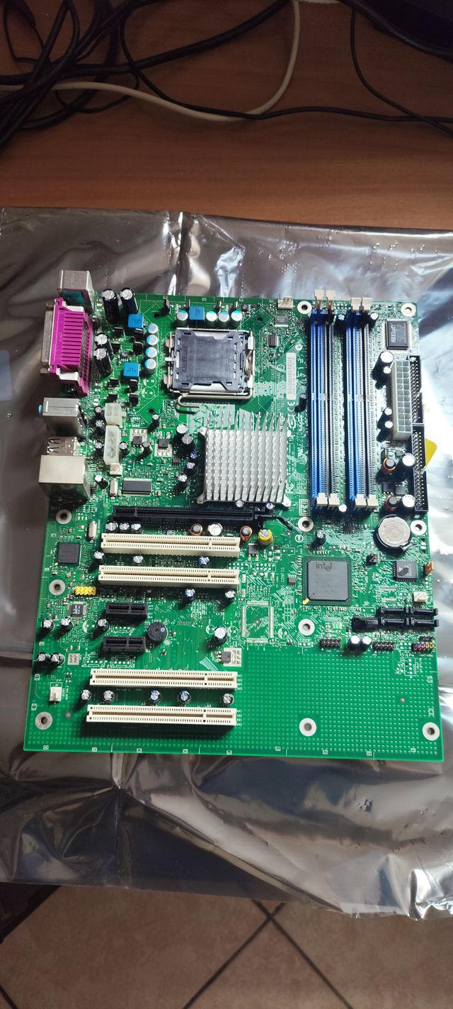 Scheda madre Intel D915GAV / D915PGN