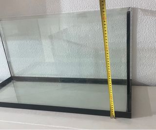 Acuario de cristal 80X30X43
95 litros