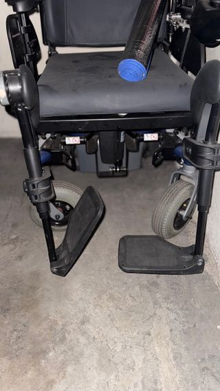 Silla de ruedas. Eléctrica. Recogida en persona.