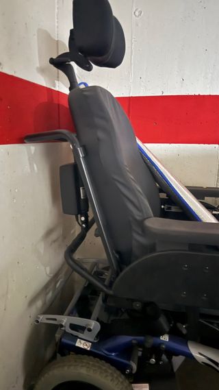 Silla de ruedas. Eléctrica. Recogida en persona.