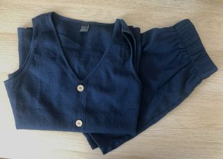 conjunto de blusa sin mangas y pantalón corto