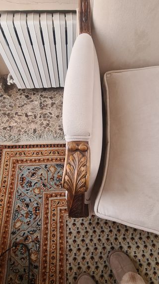 Sofá y sillones nogal labrado