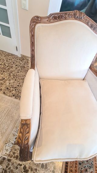 Sofá y sillones nogal labrado