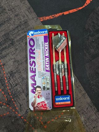Dardos Unicorn Maestro Phil Taylor 15g + 3 cañas