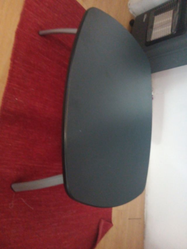 Tavolo nero e argento