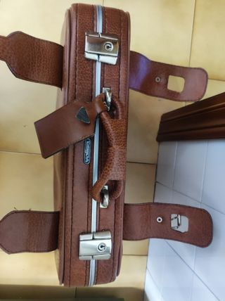 Maleta vintage marrón