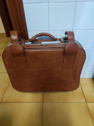 Maleta vintage marrón