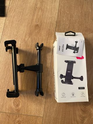 Soporte ajustable para iPad en el coche

