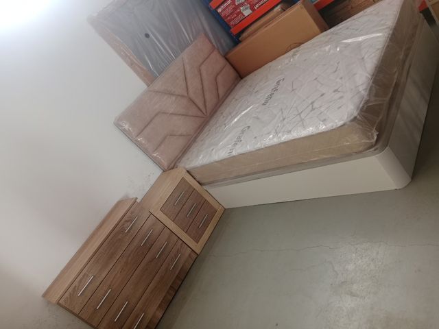 Cama canapé + 2 mesitas de noche