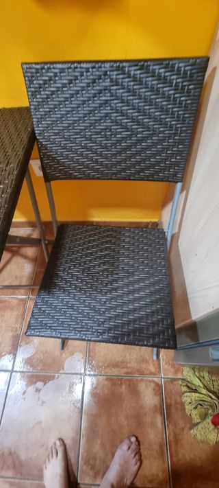 Mesa y 2 sillas ratán-metal terraza por mudanza