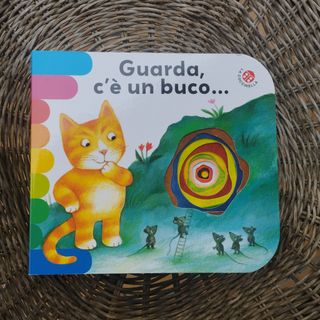 Guarda c'è un buco...