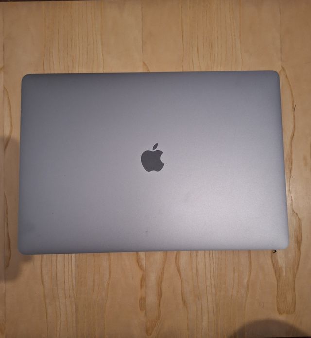 Display Rotto MacBook Pro A2141