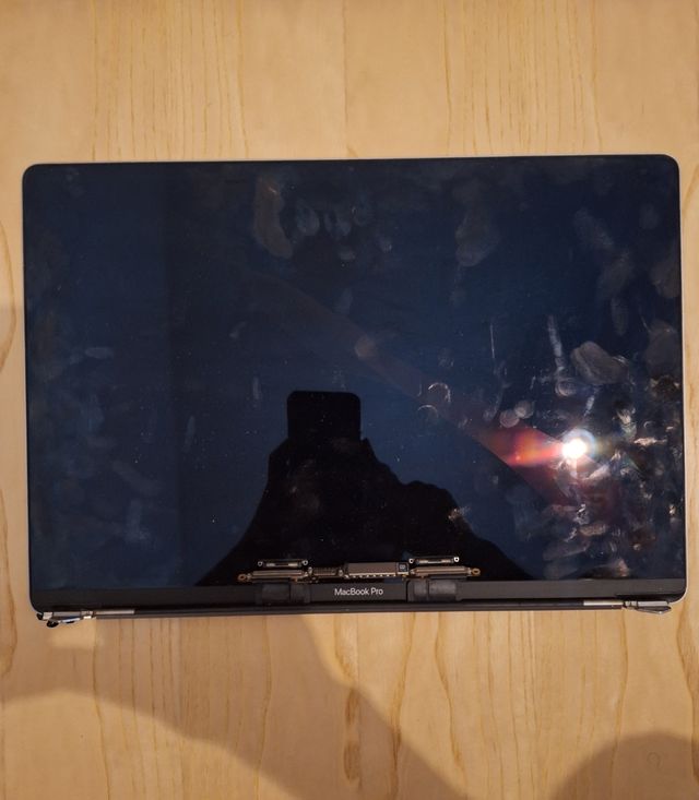 Display Rotto MacBook Pro A2141