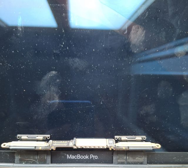 Display Rotto MacBook Pro A2141