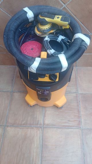 Lijadora orbital Mirka y aspiradora 
