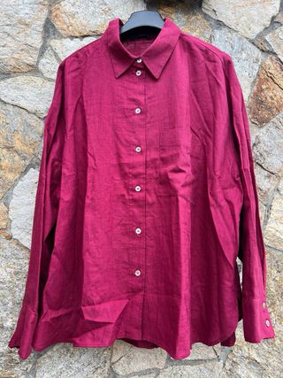 Camisa granate oversize lino zara